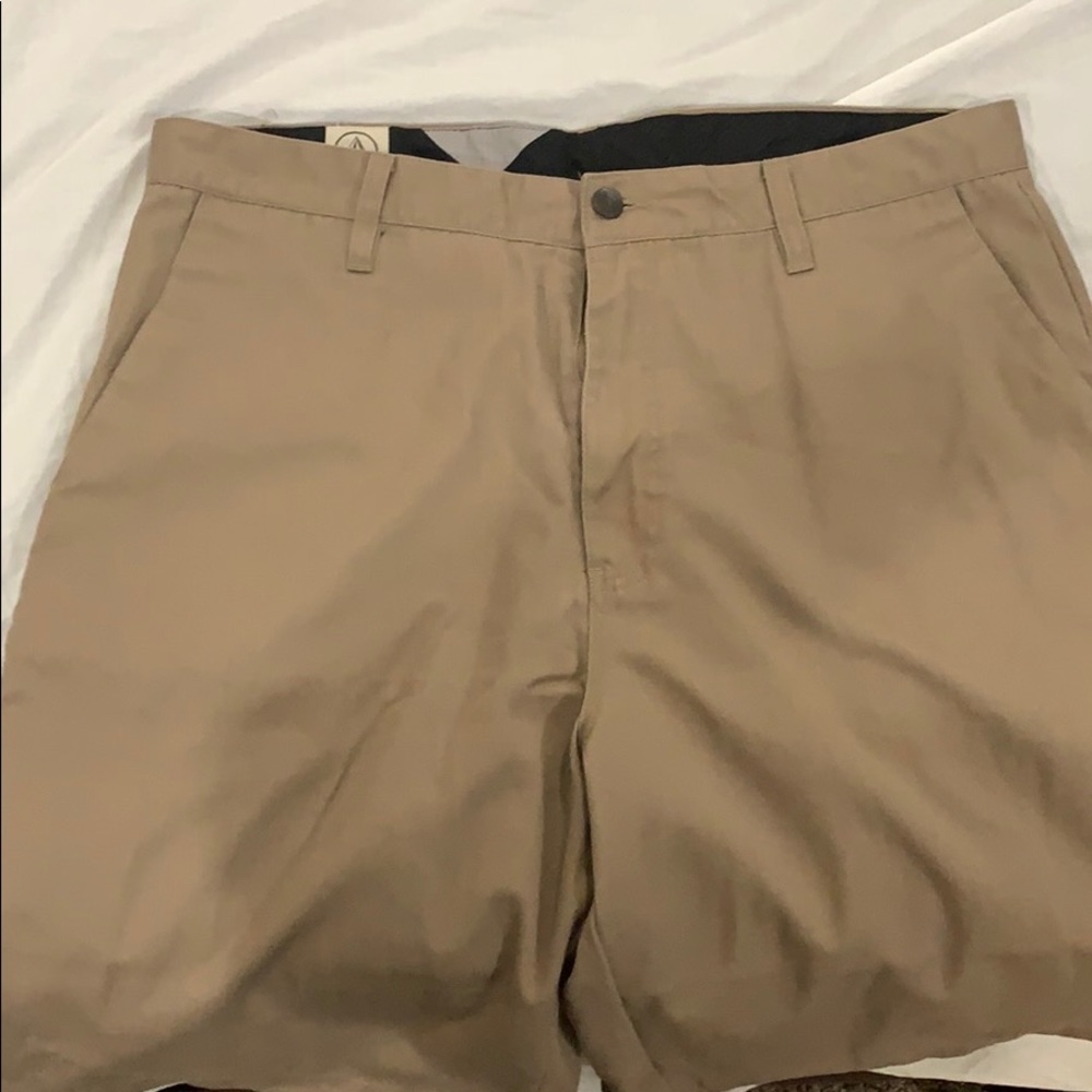 VOLCOM chino shorts